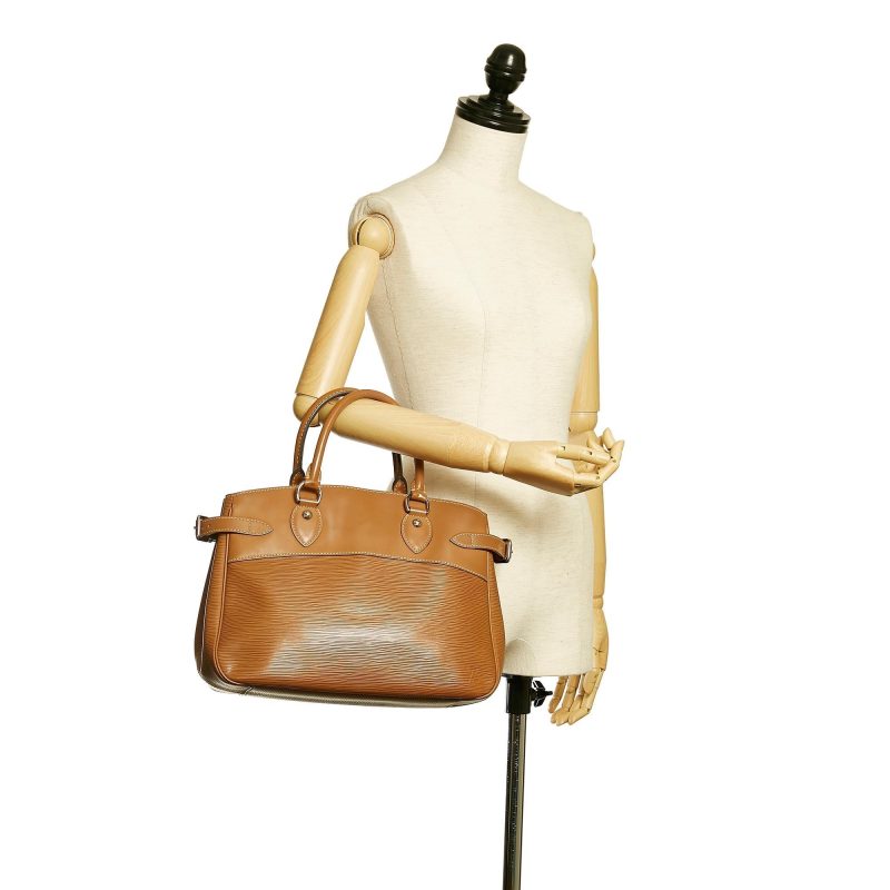 Louis Vuitton Epi Passy PM (SHG-29404) - Image 4