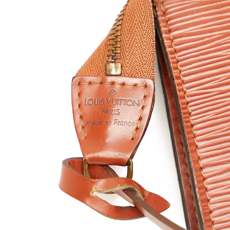 Louis Vuitton Epi Pochette Accessoires (SHG-26277) - Image 6