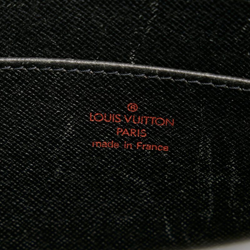 Louis Vuitton Epi Pochette Homme (SHG-32621) - Image 6