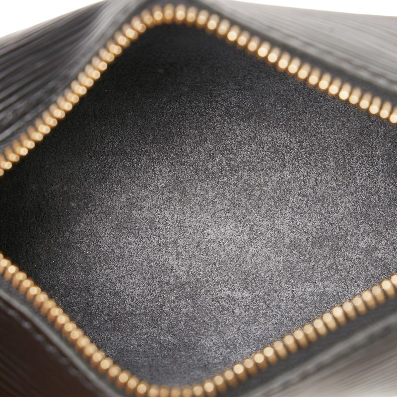 Louis Vuitton Epi Soufflot Pochette (SHG-31308) - Image 5