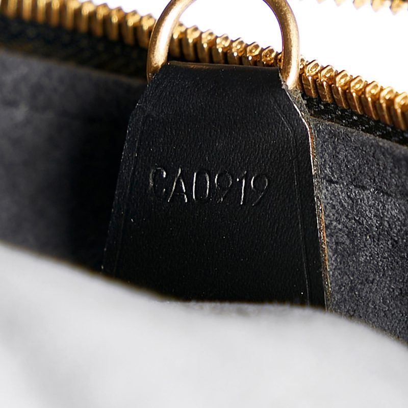 Louis Vuitton Epi Voltaire (SHG-28024) - Image 7