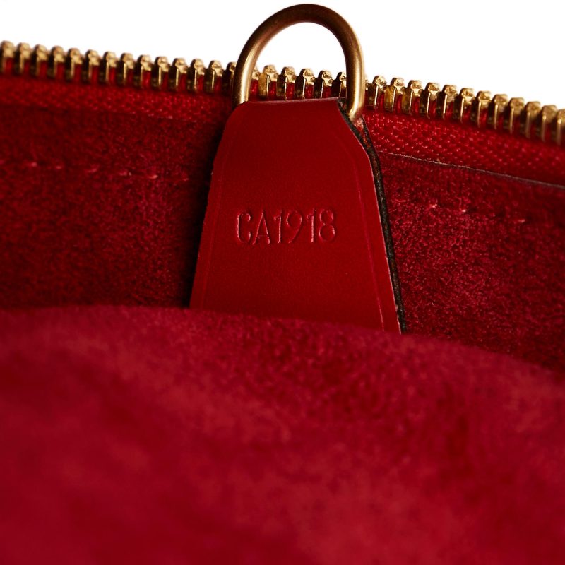 Louis Vuitton Epi Voltaire (SHG-35554) - Image 7