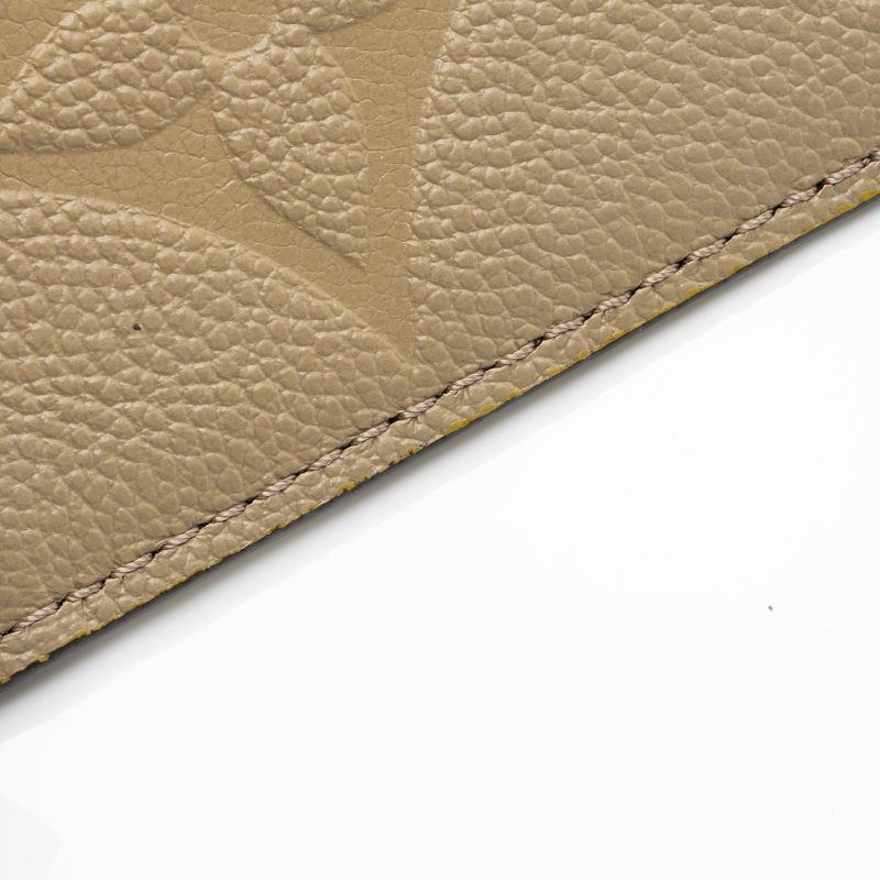 Louis Vuitton Giant Monogram Empreinte Neverfull MM Pochette (SHF-23151) - Image 6