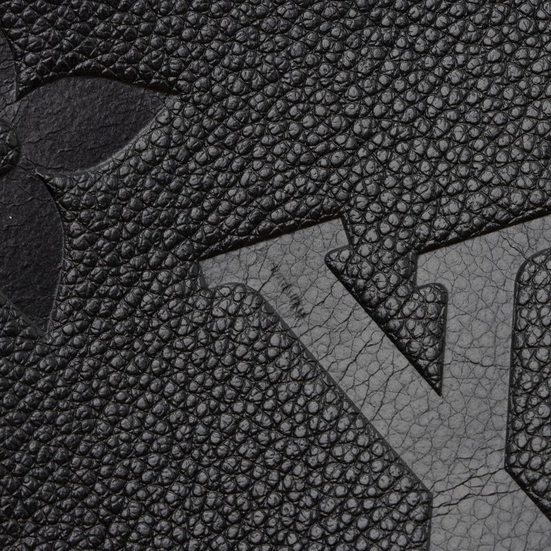 Louis Vuitton Giant Monogram Empreinte Neverfull MM Pochette (SHF-nVmtJ1) - Image 9