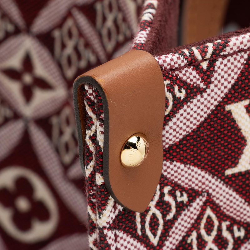 Louis Vuitton Limited Edition Jacquard Since 1854 Onthego GM Tote (SHF-8Ps372) - Image 10
