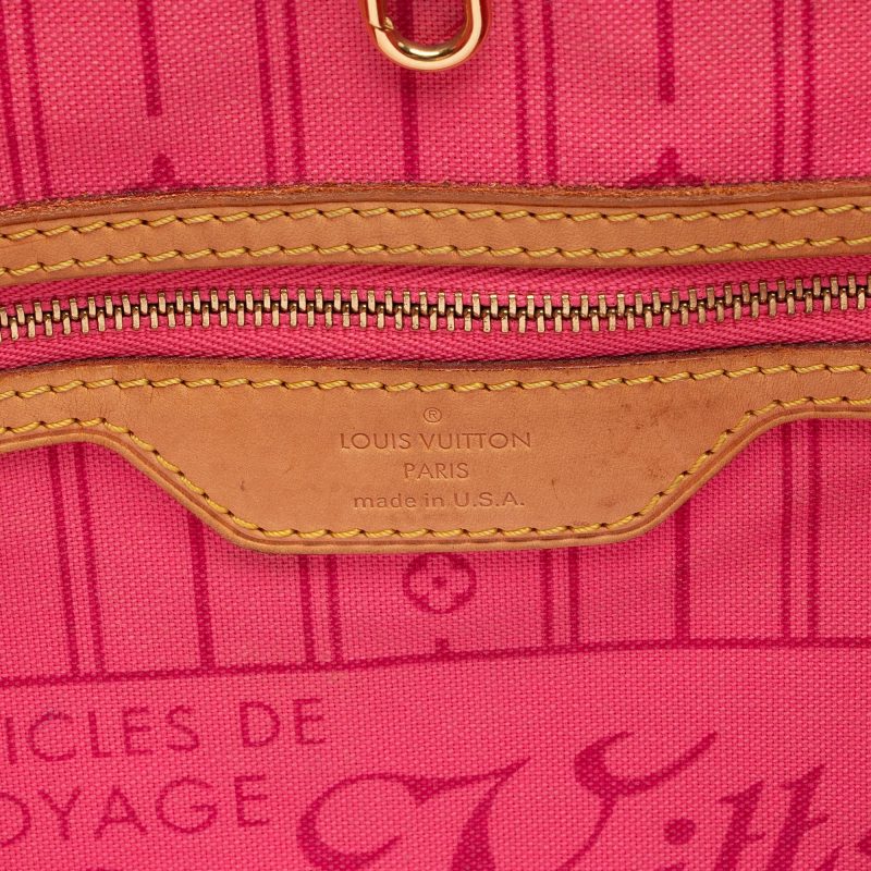 Louis Vuitton Limited Edition Monogram Canvas Roses Neverfull MM Tote (SHF-08P0EY) - Image 7