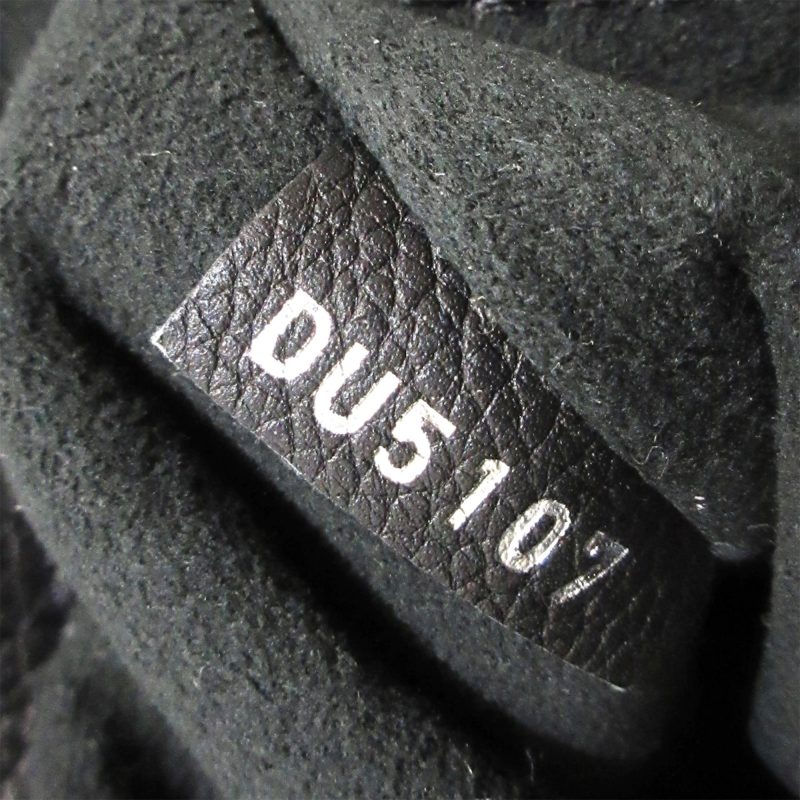 Louis Vuitton LockMe Backpack (SHG-eoDN7A) - Image 7