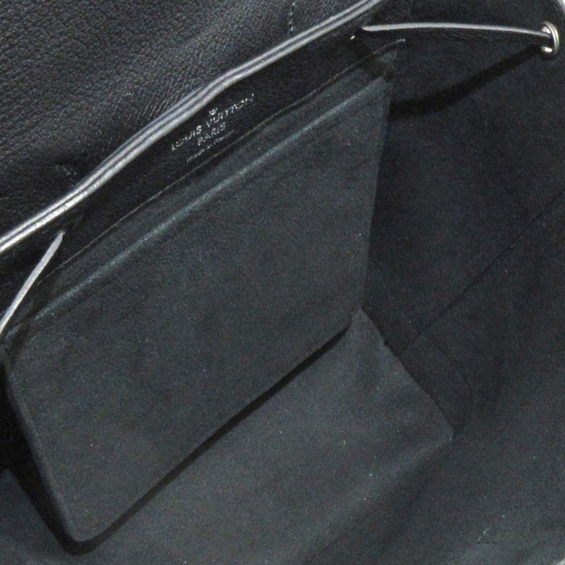 Louis Vuitton LockMe Backpack (SHG-eoDN7A) - Image 5