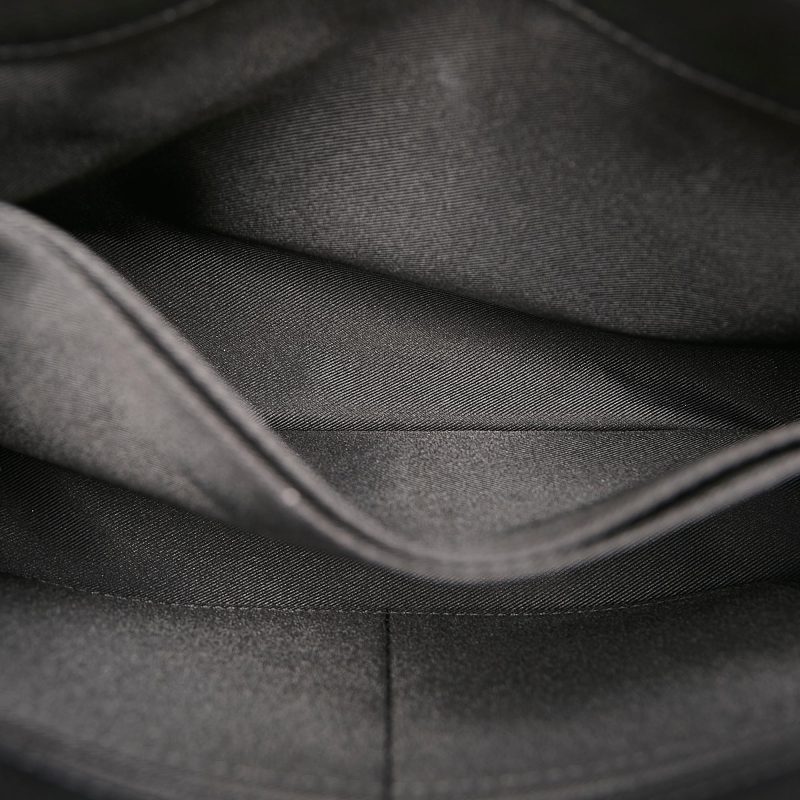 Louis Vuitton LockMe II (SHG-37824) - Image 5