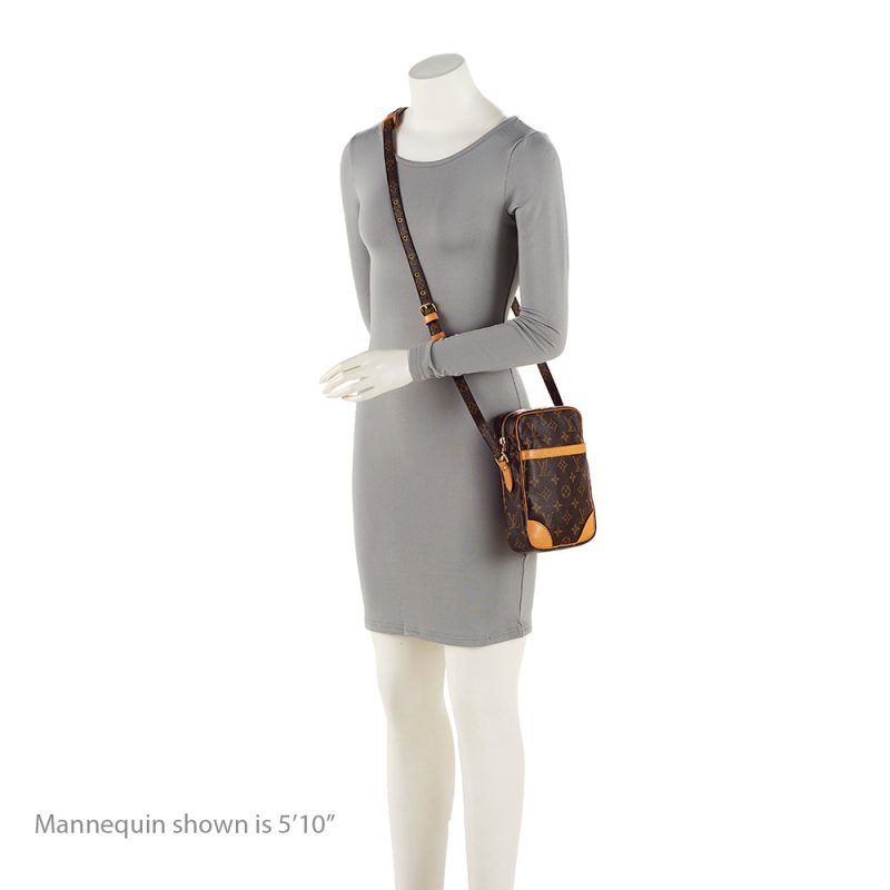 Louis Vuitton Vintage Monogram Canvas Danube Shoulder Bag (SHF-20197) - Image 4