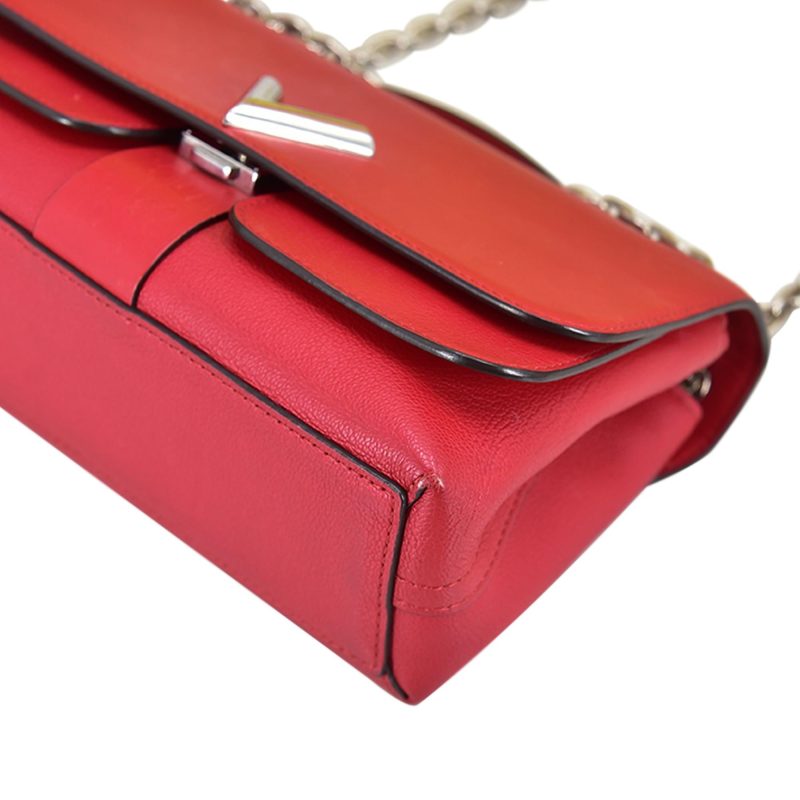Louis Vuitton Monogram Cuir Very Chain (SHG-dYUOUN) - Image 10