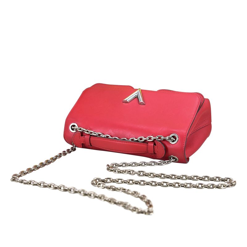 Louis Vuitton Monogram Cuir Very Chain (SHG-dYUOUN) - Image 4