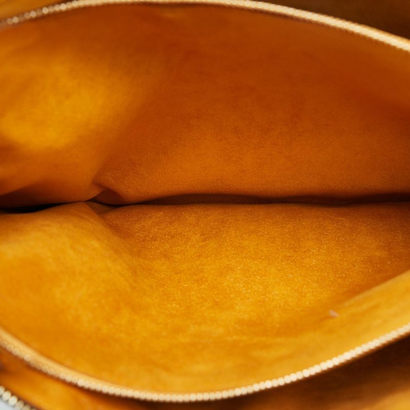 Louis Vuitton Monogram Empreinte Coussin MM (SHG-2iKyjG) - Image 6