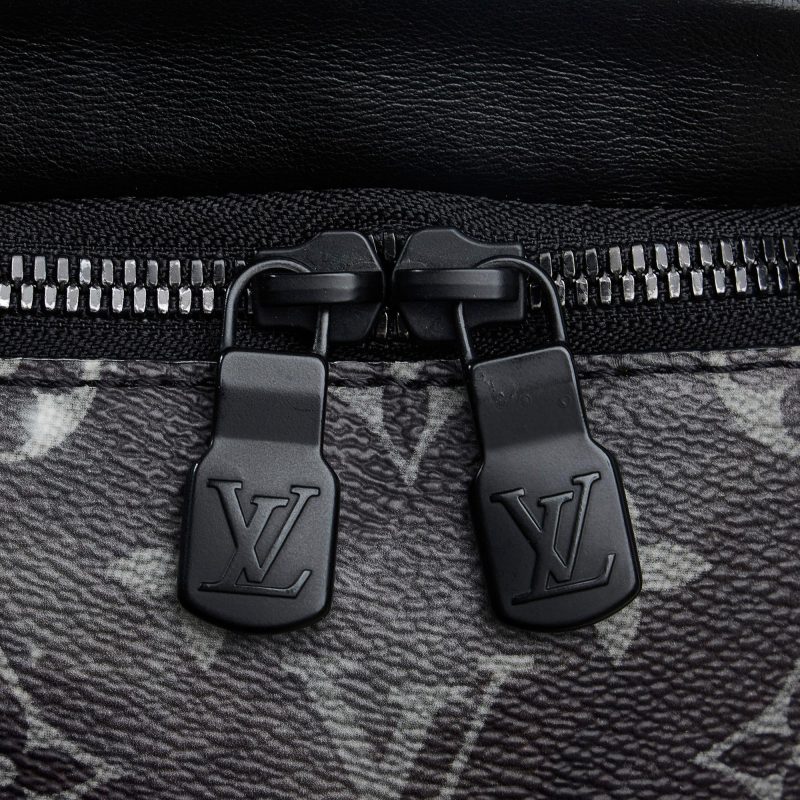 Louis Vuitton Monogram Galaxy Discovery Bumbag (SHG-eeGzY4) - Image 8
