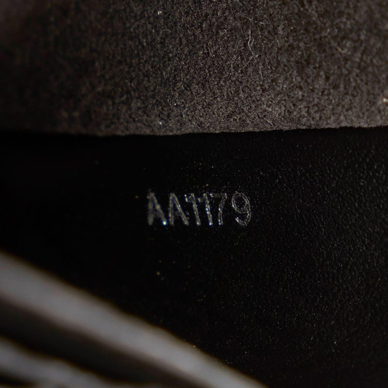 Louis Vuitton Monogram Giant Reverse Dauphine Bumbag (SHG-AHSvLI) - Image 7