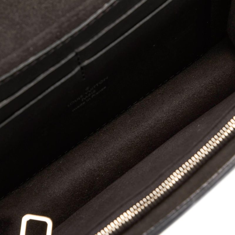 Louis Vuitton Monogram Giant Reverse Dauphine Bumbag (SHG-AHSvLI) - Image 5