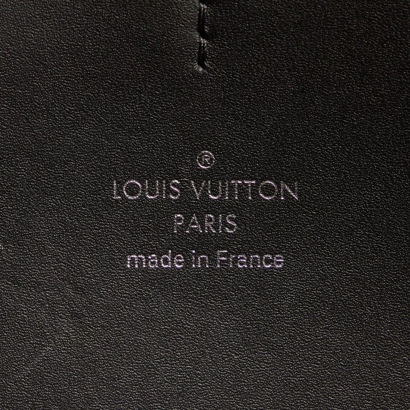 Louis Vuitton Monogram Giant Reverse Dauphine Bumbag (SHG-AHSvLI) - Image 6