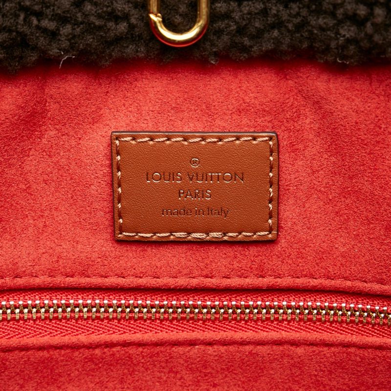 Louis Vuitton Monogram Giant Shearling Teddy Onthego GM (SHG-37287) - Image 6