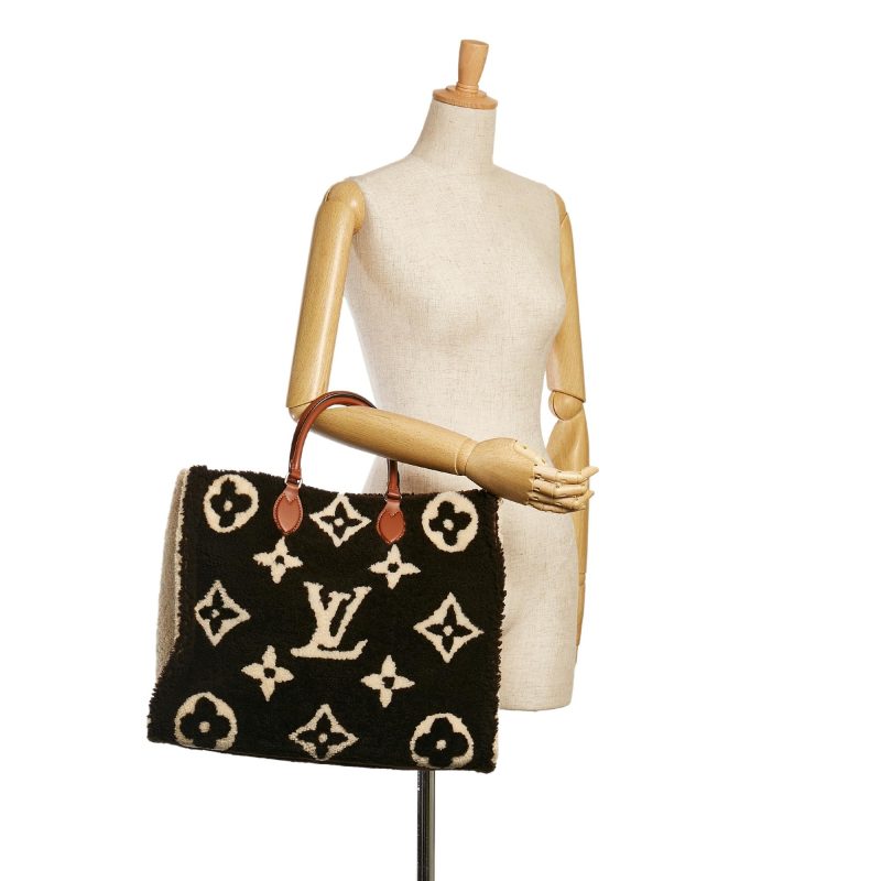 Louis Vuitton Monogram Giant Shearling Teddy Onthego GM (SHG-37287) - Image 4