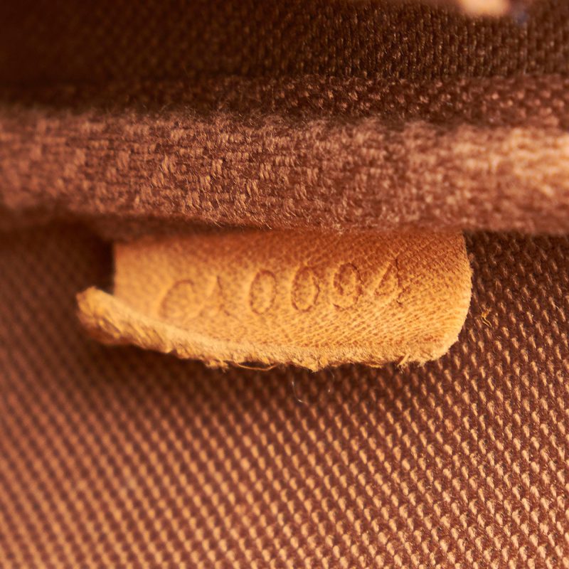 Louis Vuitton Monogram Mini Pochette Accessoires (SHG-MuRX4F) - Image 7