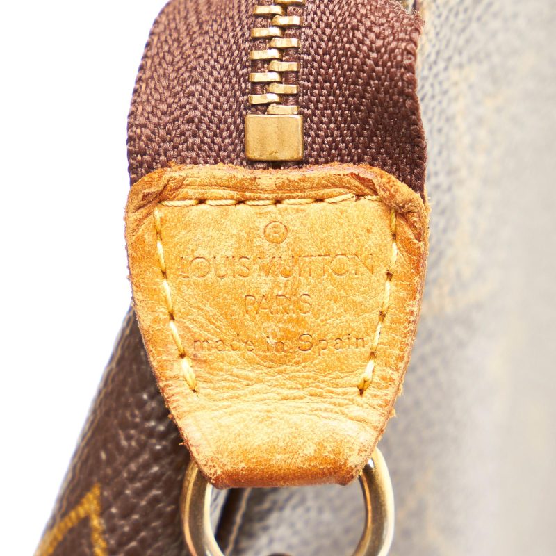 Louis Vuitton Monogram Mini Pochette Accessoires (SHG-MuRX4F) - Image 6
