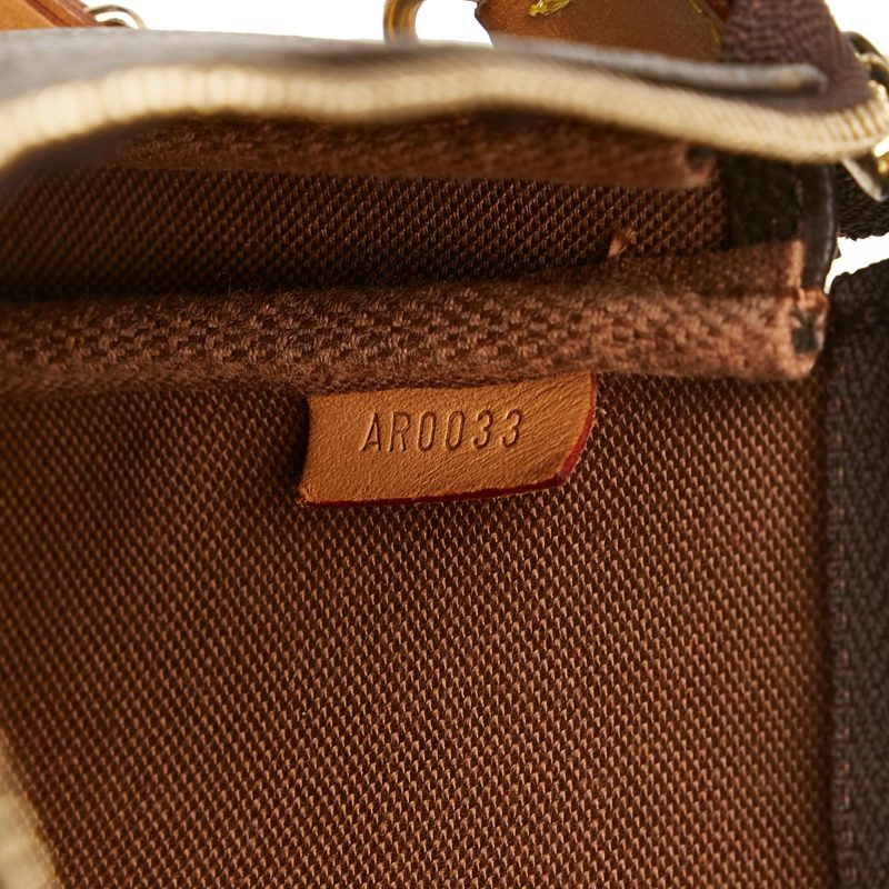 Louis Vuitton Monogram Pochette Accessoires (SHG-DKMQAd) - Image 7