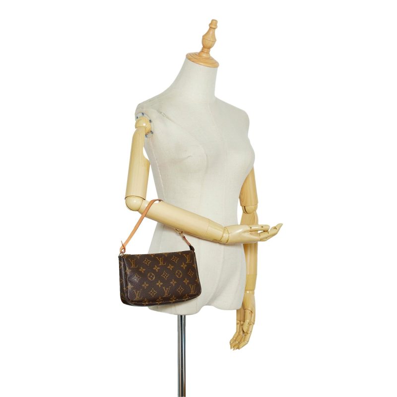 Louis Vuitton Monogram Pochette Accessoires (SHG-GxBwRx) - Image 4