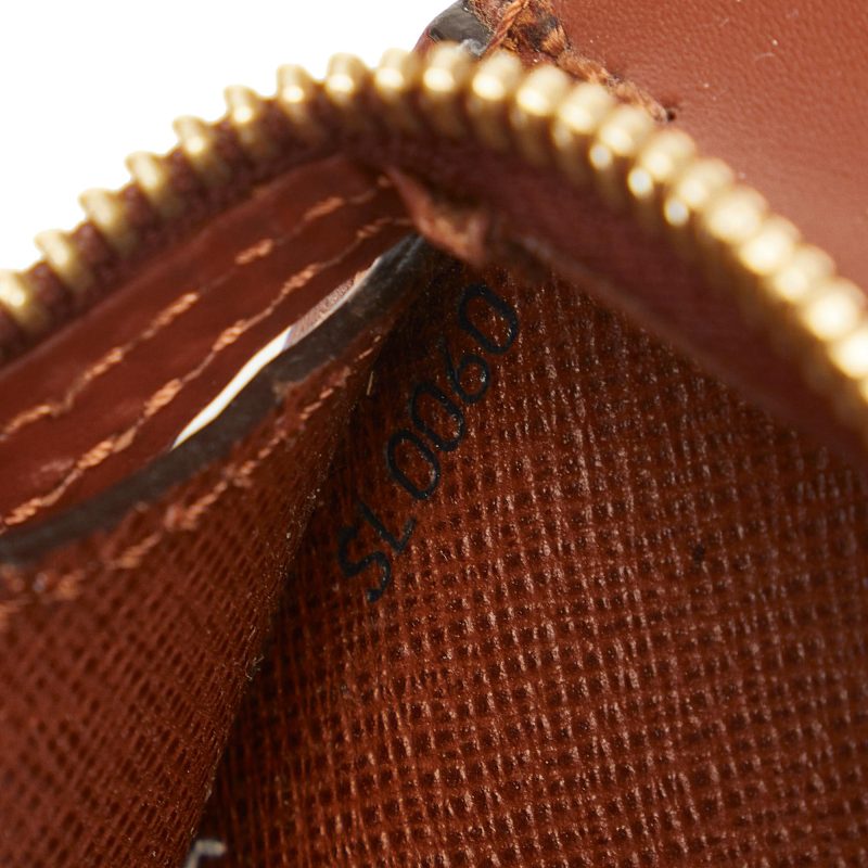 Louis Vuitton Monogram Pochette Homme (SHG-tbpRyu) - Image 7