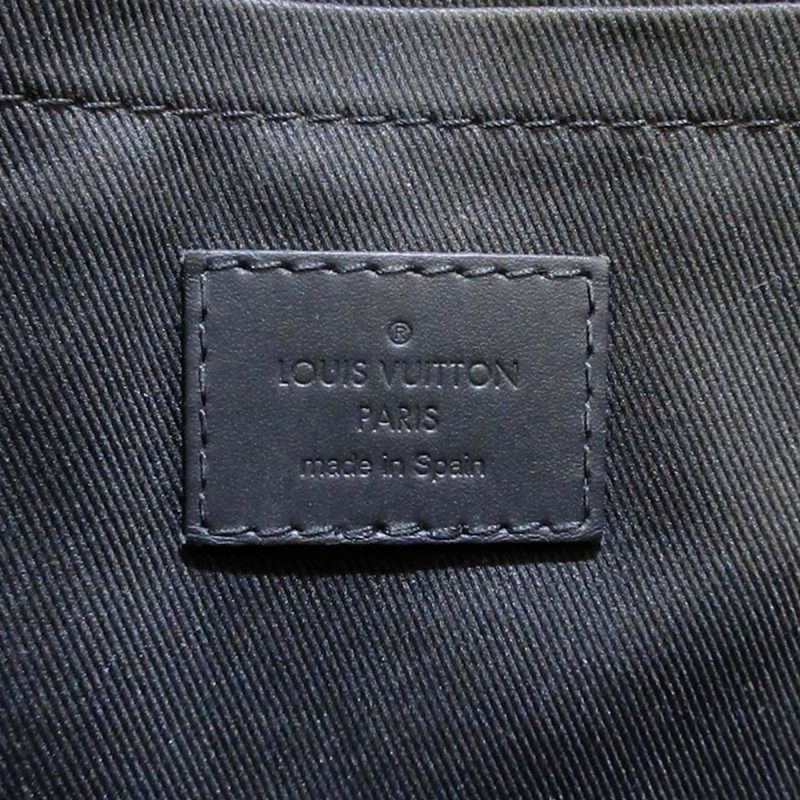 Louis Vuitton Monogram Shadow Discovery Pochette (SHG-34311) - Image 6