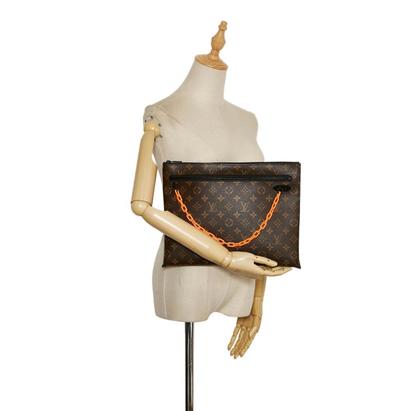 Louis Vuitton Monogram Solar Ray A4 Clutch (SHG-epr4Oh) - Image 4