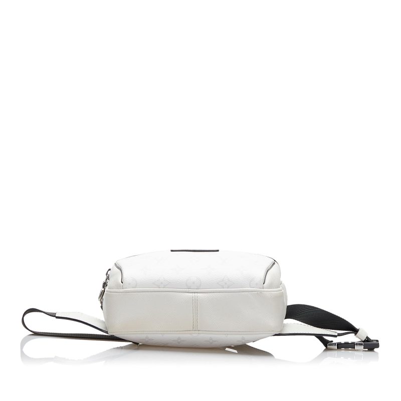 Louis Vuitton Monogram Taigarama Outdoor Bumbag (SHG-XAPPS1) - Image 3