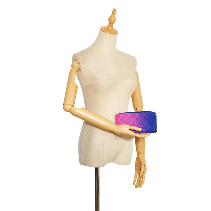 Louis Vuitton Monogram Taurillon Illusion Vertical Zippy Wallet (SHG-KUezXC) - Image 10