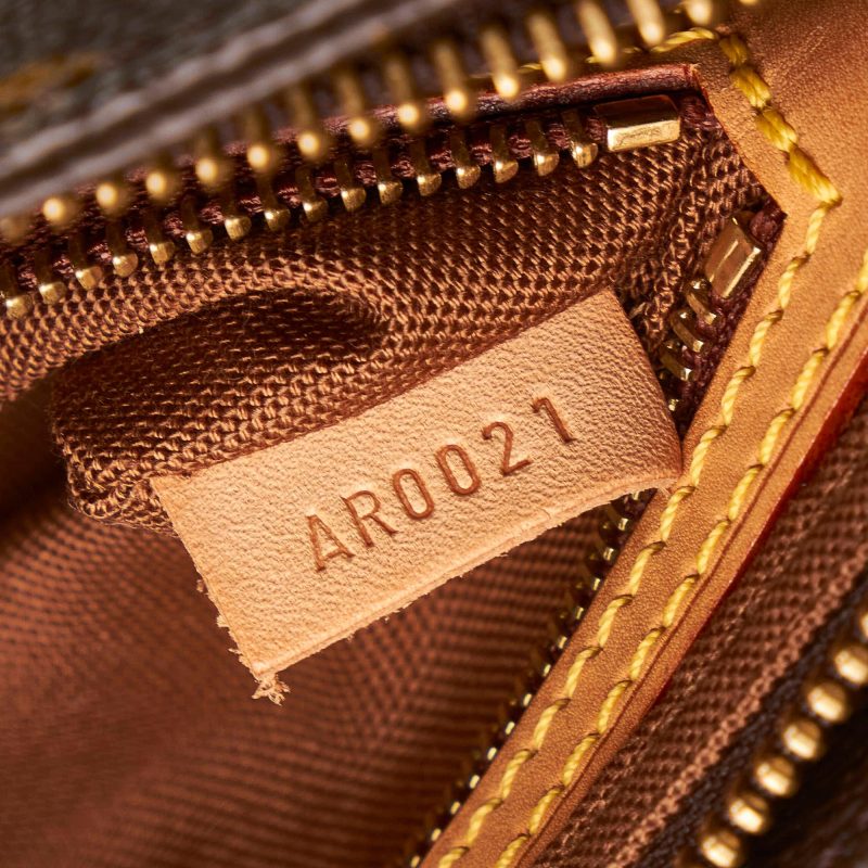 Louis Vuitton Monogram Trotteur (SHG-34035) - Image 7