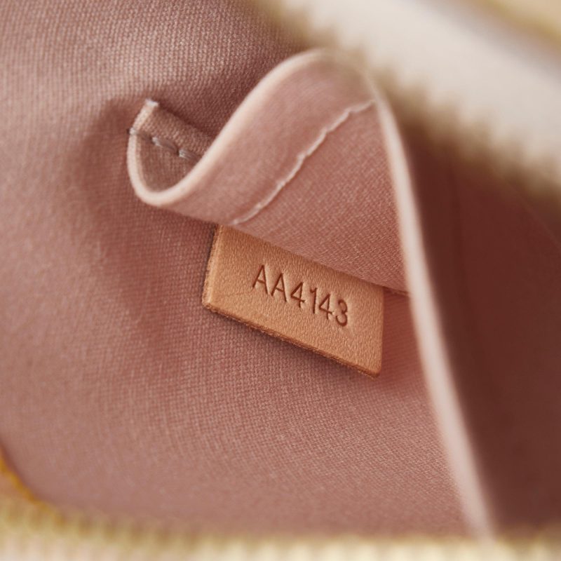 Louis Vuitton Monogram Vernis Alma BB (SHG-KbY5nW) - Image 7