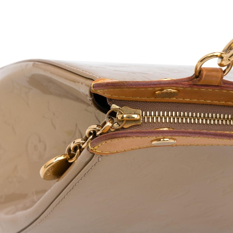 Louis Vuitton Monogram Vernis Brea MM (SHG-EXu7oQ) - Image 9
