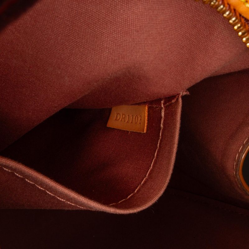 Louis Vuitton Monogram Vernis Brea MM (SHG-HJvMAH) - Image 7