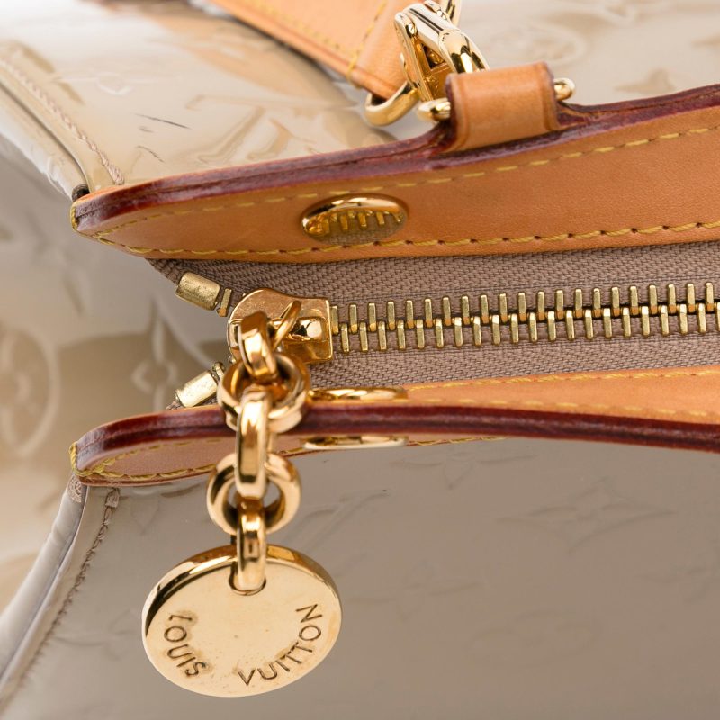 Louis Vuitton Monogram Vernis Brea (SHG-fbk18v) - Image 9