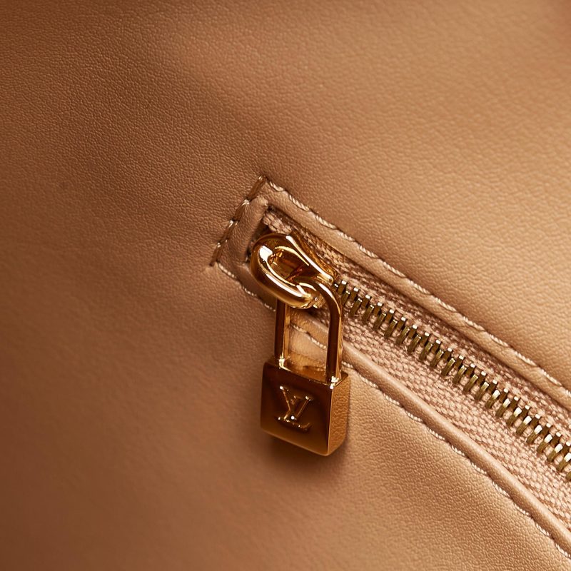 Louis Vuitton Monogram Vernis Houston - Image 8