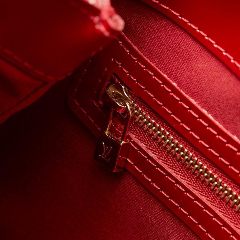 Louis Vuitton Monogram Vernis Wilshire PM (SHG-8Bm3Qz) - Image 8