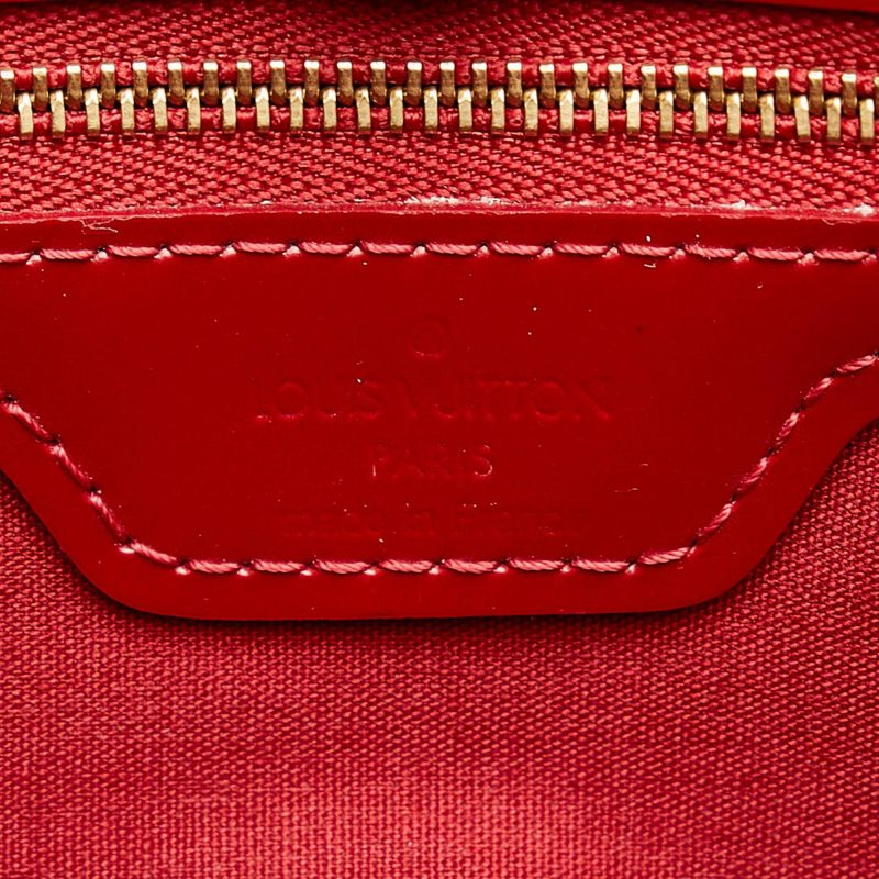 Louis Vuitton Monogram Vernis Wilshire PM (SHG-j2mK2w) - Image 6