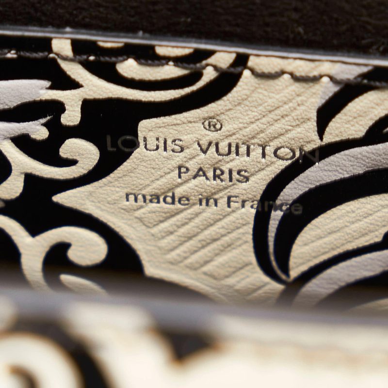 Louis Vuitton Printed Epi Twist PM (SHG-K3UaYm) - Image 6
