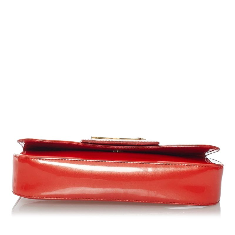 Louis Vuitton Sobe Patent Leather Clutch Bag (SHG-29972) - Image 3