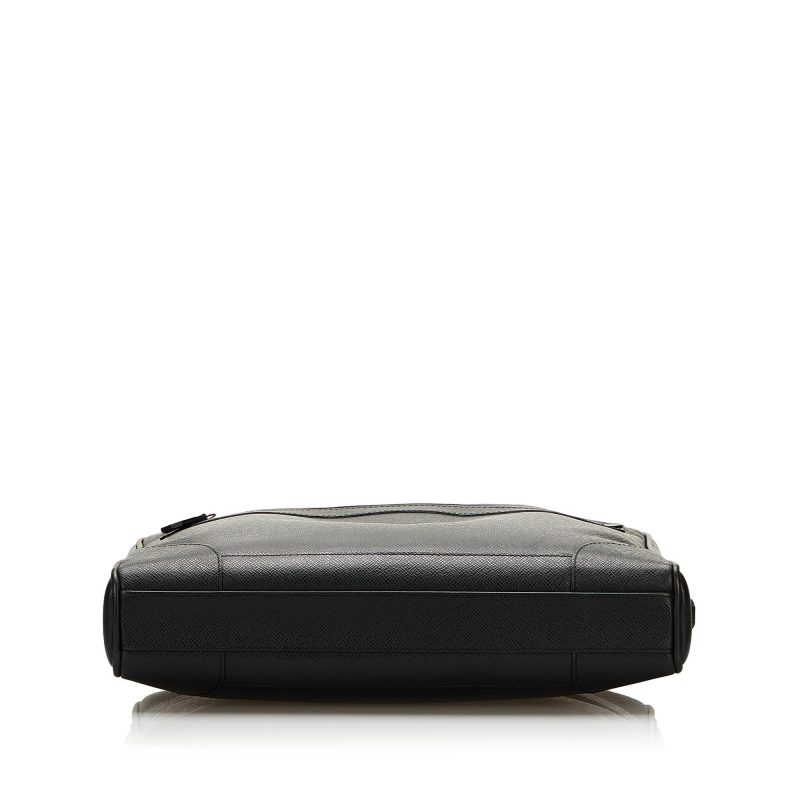 Louis Vuitton Taiga Igor Briefcase (SHG-35204) - Image 3