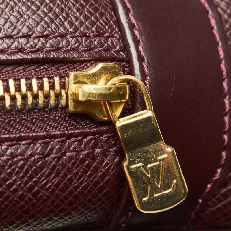 Louis Vuitton Taiga Kaluga Clutch Bag (SHG-sVihe4) - Image 8
