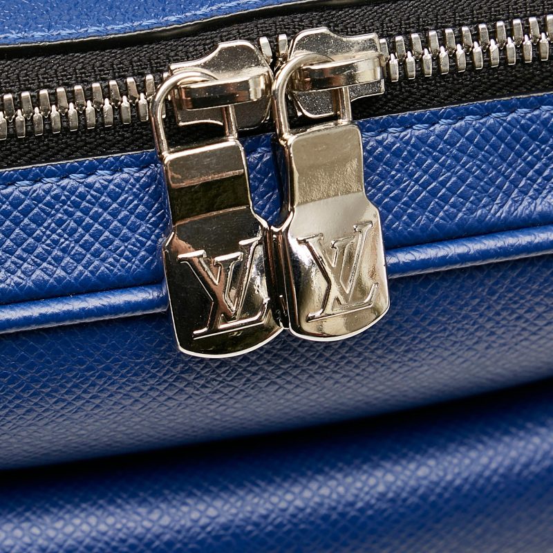 Louis Vuitton Taiga Outdoor Messenger PM (SHG-vJX5mm) - Image 8