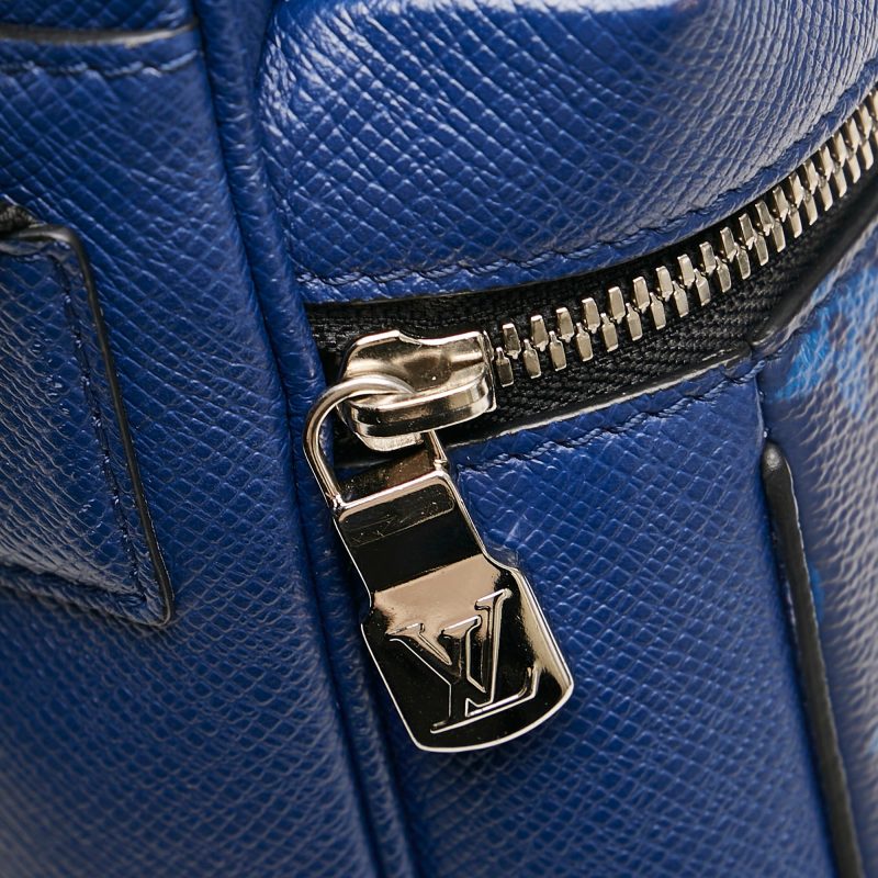 Louis Vuitton Taigarama Outdoor Messenger (SHG-37277) - Image 8