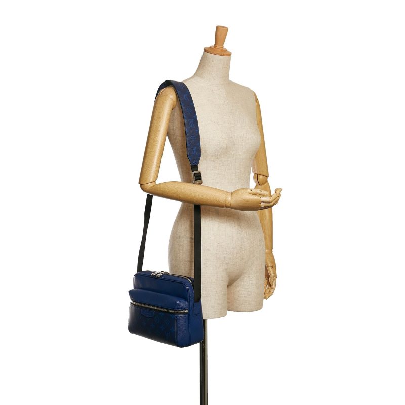 Louis Vuitton Taigarama Outdoor Messenger (SHG-37277) - Image 4