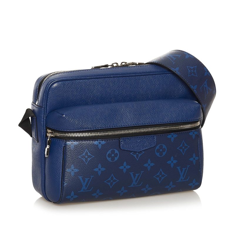Louis Vuitton Taigarama Outdoor Messenger (SHG-37277)