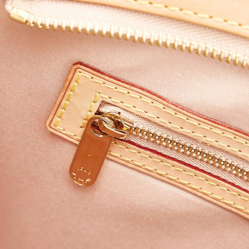 Louis Vuitton Vernis Brea MM (SHG-6UE3SF) - Image 9