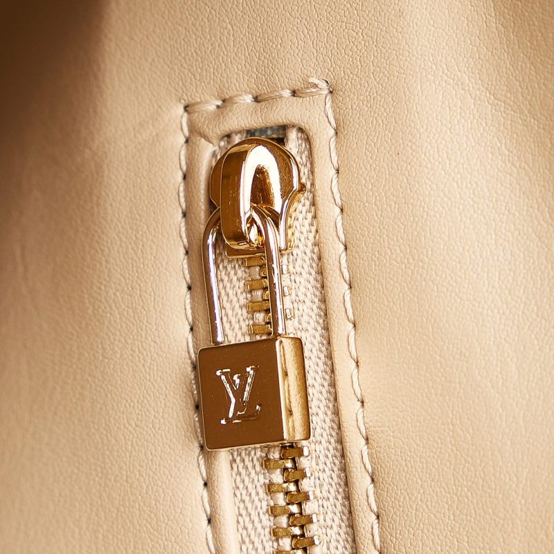 Louis Vuitton Vernis Houston (SHG-36913) - Image 8